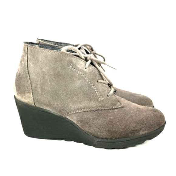 White Mountain Kahlua Gray Suede, Lace-Up, Wedge Bootie. Women's Size 8M - Picture 1 of 12